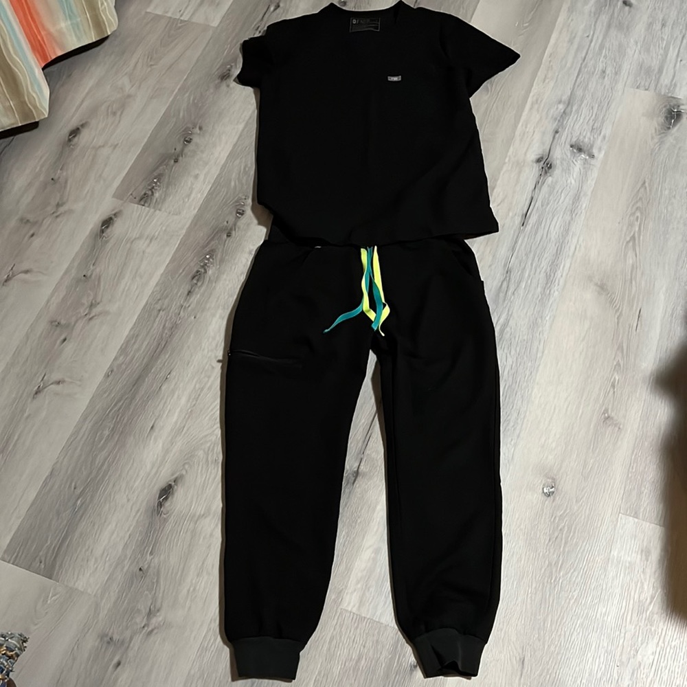 Figs black scrubs